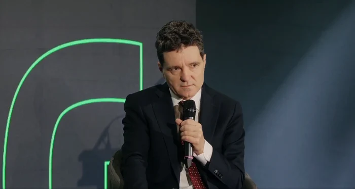 Dan a vorbit și despre dificultățile întâmpinate. FOTO: captură video Facebook/Nicușor Dan