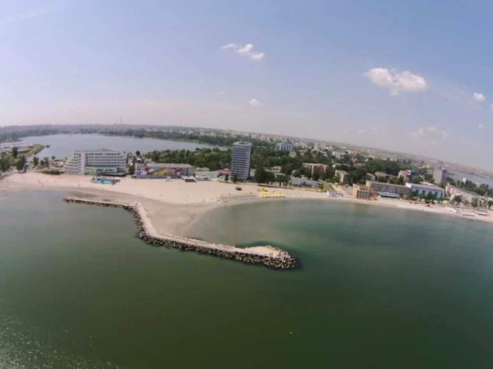 Plaja litoral nisip Marea Neagră Constanţa - cum arătau plajele înainte Sursa foto Romair Consulting