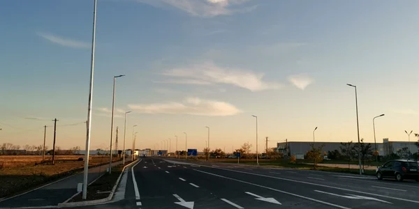 Noua şosea care asigură legătura dintre centura ocolitoare a Timişoarei şi Aeroportul Internaţional “Traian Vuia”