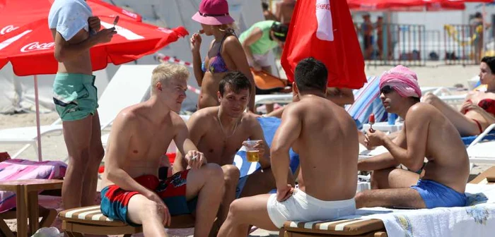 Plaja din Mamaia a fost şi astăzi plină.