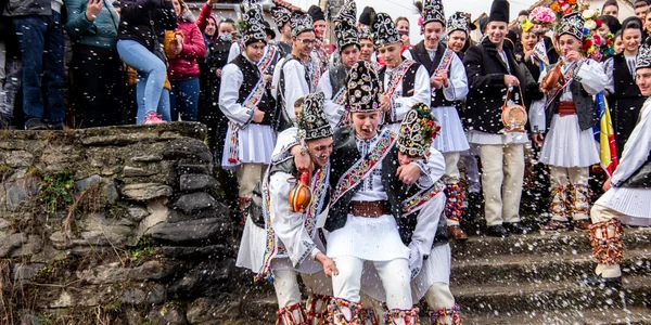 Udatul Ionilor tradiție străbună în Mărginimea Sibiului la Tălmăcel Foto Cătălina Dranca jpg