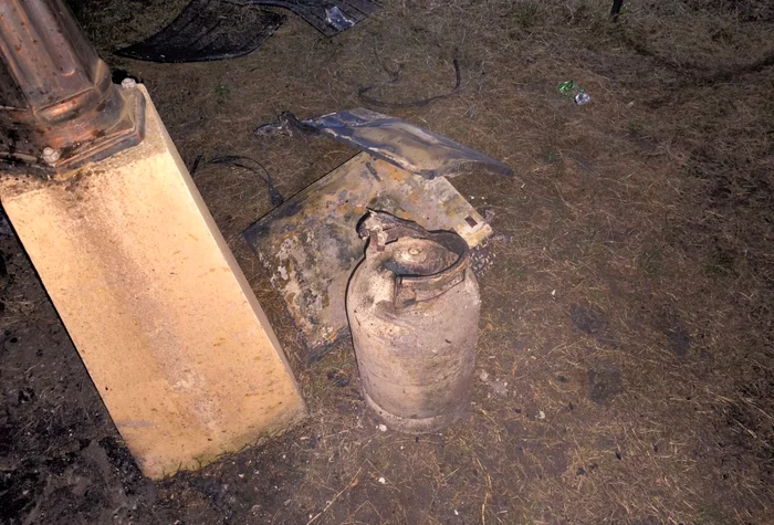 În clădire se aflau și butelii GPL FOTO: ISU Tulcea