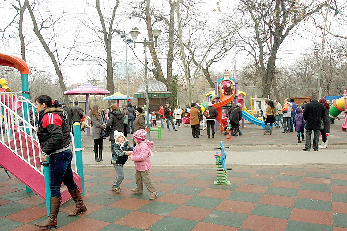
    Vremea va fi perfectă pentru o ieşire în parc  