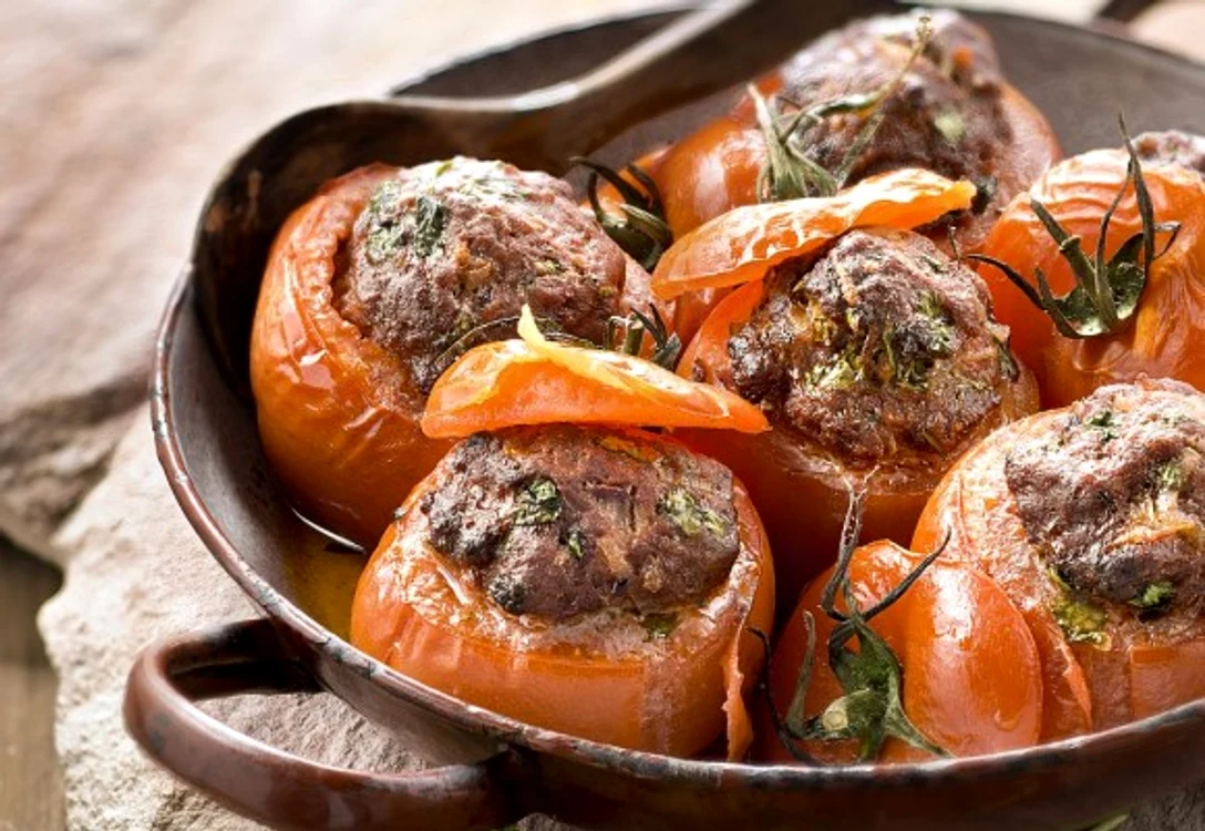 Rosiile la cuptor cu carne de vita sunt un deliciu pe care trebuie sa-l incerciclickpoftabuna.ro