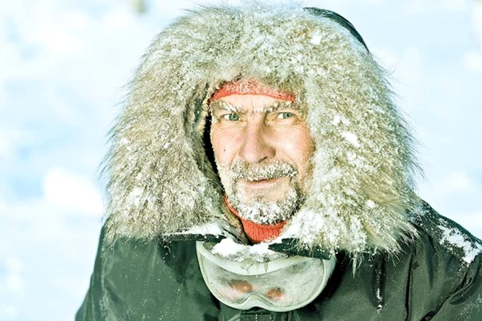 
    Pârtiile de schi din Alpi  erau roz-gălbui de  la praful saharian  