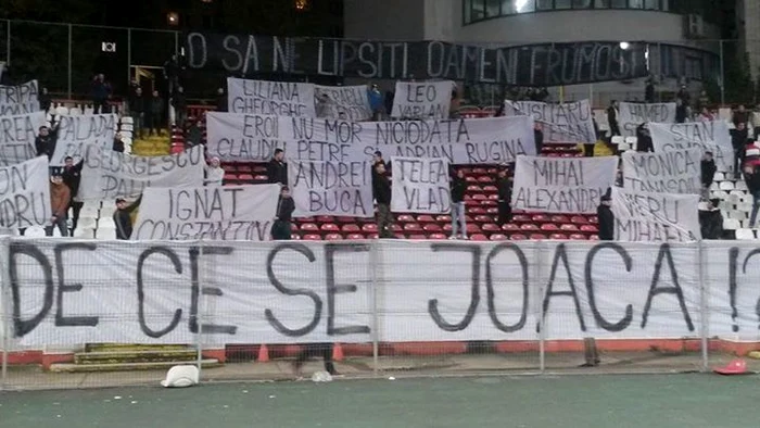 Galeria dinamovistă a adus un ultim omagiu persoanelor decedate în incendiul din Colectiv