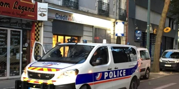 Autospeciala Politie Franta FOTO stiridiaspora.ro