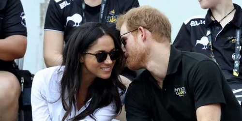 Prinţul Harry şi actriţa Meghan Markle (sunt spectator la un meci tenis pe rotile în timpul Jocurilor Invictus 2017 la Nathan Philips Square din Toronto Canada FOTO Guliver / Getty Images / Chris Jackson