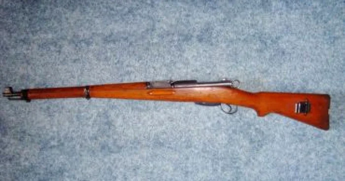 Râmnicu Vâlcea: Armă de vânătoare găsită la un italian - „Adevărul la minut”