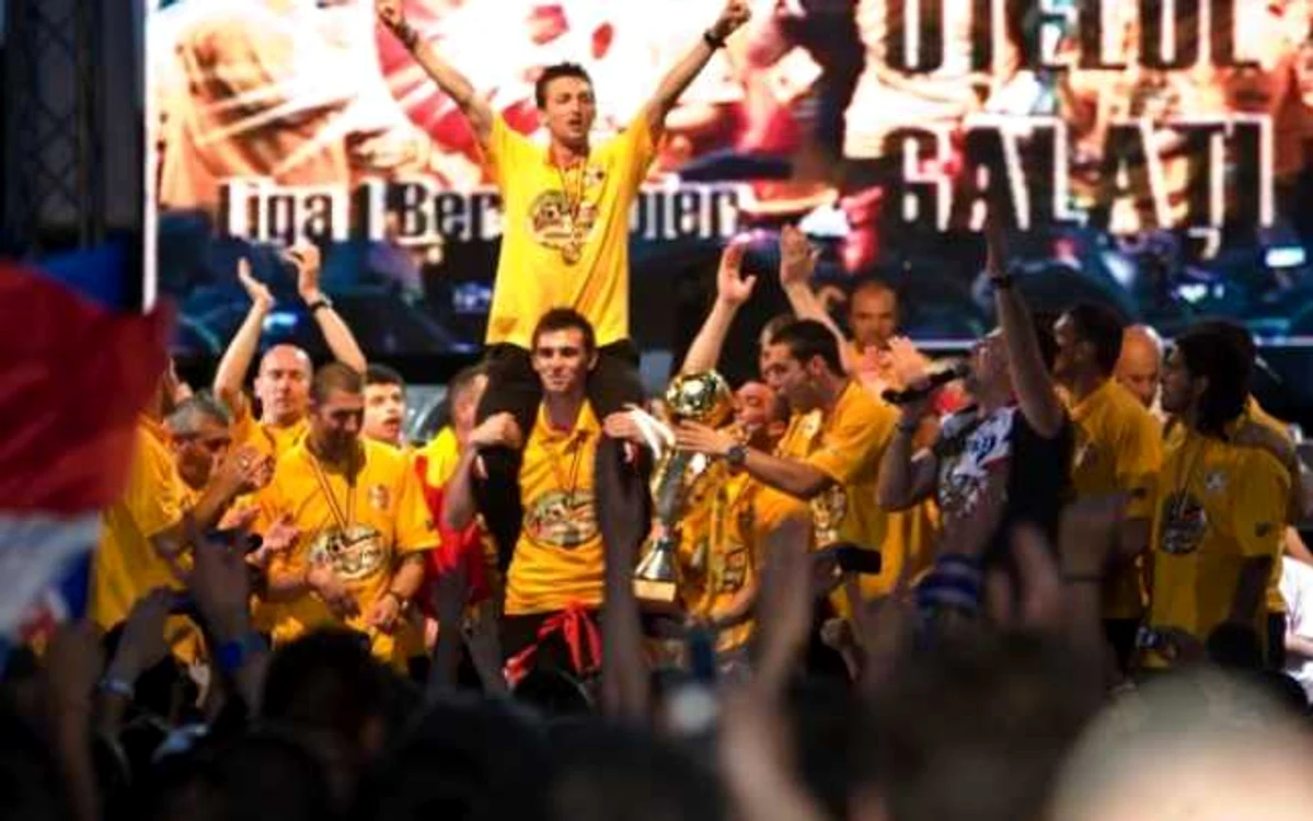 Oţelul Galaţi, sărbătorind câştigarea campionatului