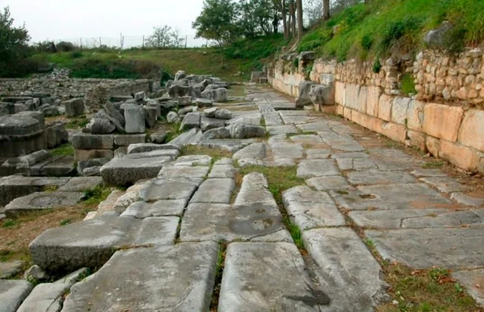 Inginerii din Imperiul Roman s-au dovedit a fi cel puţin ingenioşi când a venit vorba despre amenajarea infrastructurii de drumuri FOTO: historia.ro