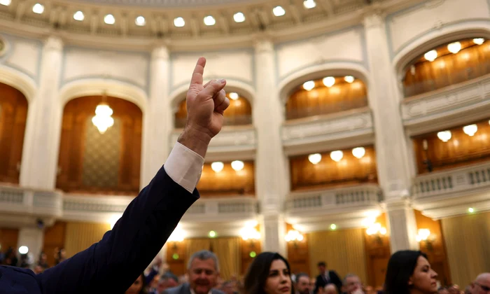 Dezbaterea și votul motiunii de cenzură inițiate de PSD și AUR împotriva guvernului de coaliție, în Parlamentul României, 5 mai 2026.  FOTO: Inquam Photos / Octav Ganea jpg