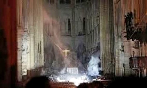  FOTO «Interiorul  Catedralei Notre Dame arată ca după bombardament», spune un înalt prelat din Paris jpeg