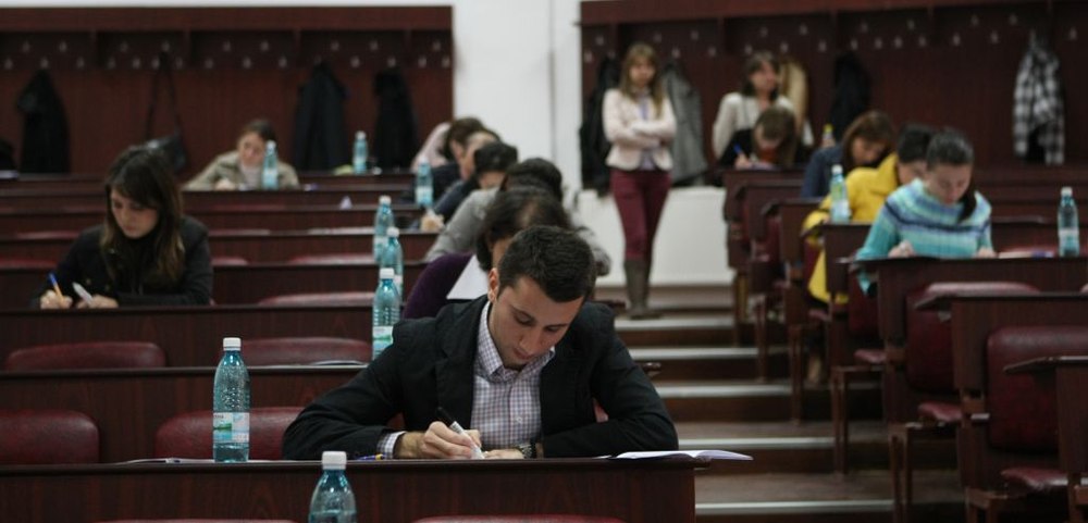 Profesoară la Medicină și fostă șefă la CNAS Galați, acuzată că a luat mită pentru subiectele la rezidențiat 