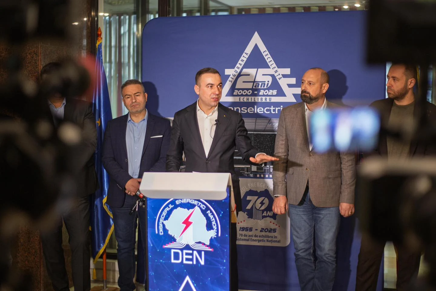 Voucherul de 50 de lei pentru consumatorii vulnerabili ar putea fi scăzut direct din factura la energie, anunță ministrul Bogdan Ivan