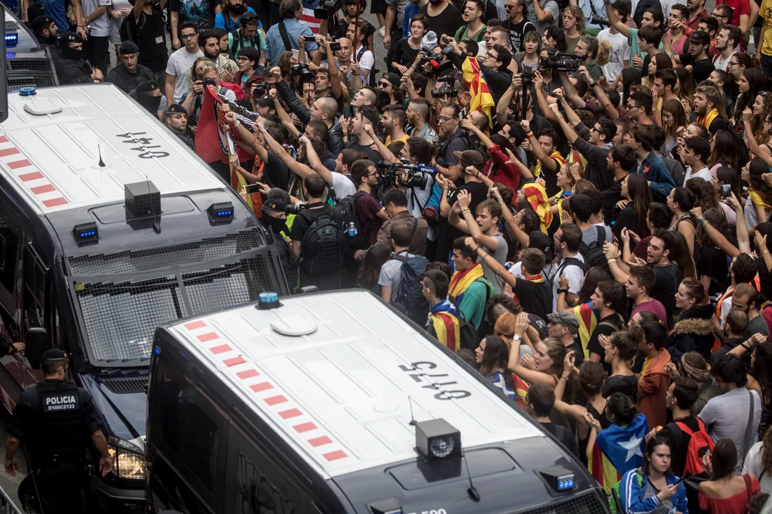 
    Guvernul spaniol dorește staționarea în regiunea Catalonia a forțelor de ordine, pentru a menține controlulFoto: Getty  