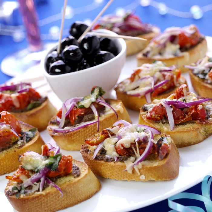 
    Bruschete cu pastă de măsline  