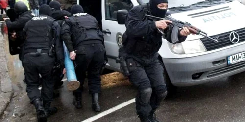 Au verificat doi suspecţi şi au prins trei (foto: arhivă Adevărul)