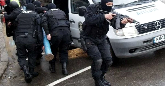 Au verificat doi suspecţi şi au prins trei (foto: arhivă Adevărul)
