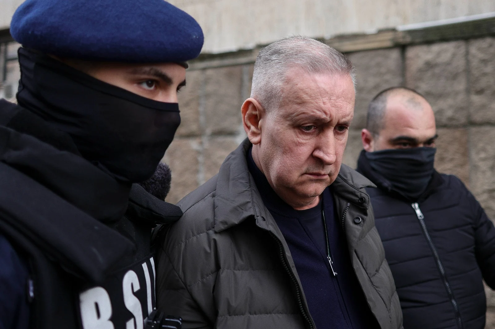 Interceptări în dosarul directorului ARR care ascundea 500.000 de euro în cutiile de pantofi. Cum număra banii în șoaptă: „1, 2, 3… 8, 9. Ai să-mi bag...”