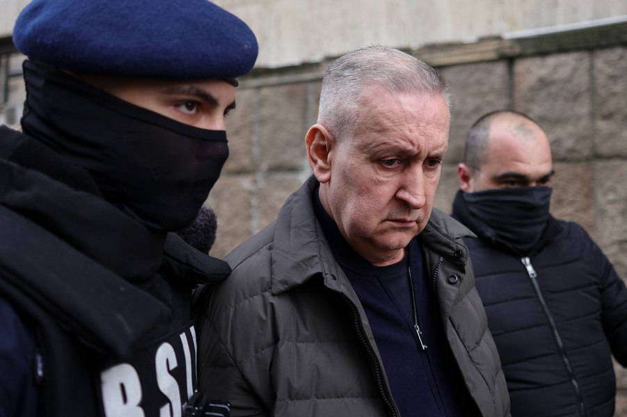 Interceptări în dosarul directorului ARR care ascundea 500.000 de euro în cutiile de pantofi. Cum număra banii în șoaptă: „1, 2, 3… 8, 9. Ai să-mi bag...”