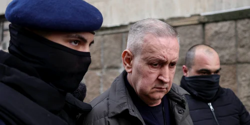 Directorul ARR, Cristian Anton, este escortat catre sediul DNA FOTO: Inquam Photos / Octav Ganea