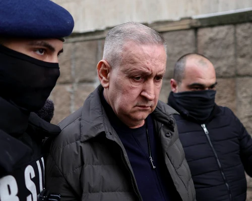 Directorul ARR, Cristian Anton, este escortat catre sediul DNA FOTO: Inquam Photos / Octav Ganea