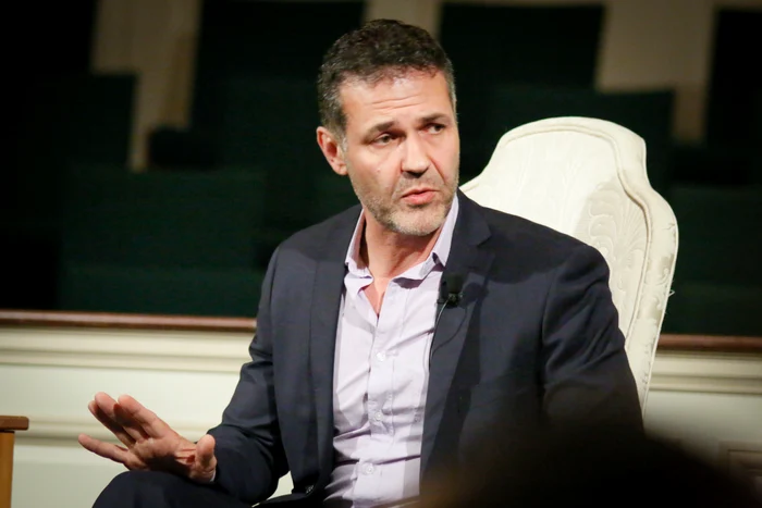 Scriitorul americano-afgan Khaled Hosseini