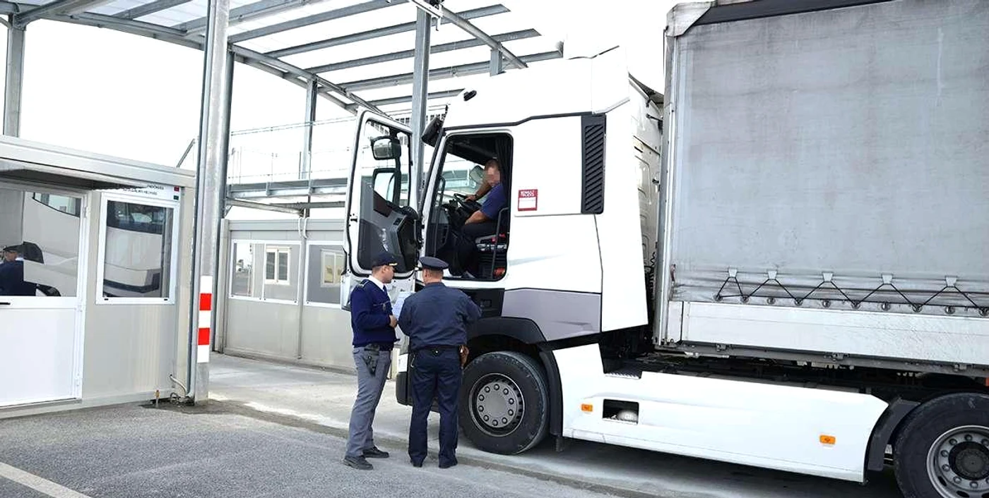 Șoferii de camion care intră în țară sunt obligați să stea izolați în casă timp de 14 zileFoto: Poliția de Frontieră