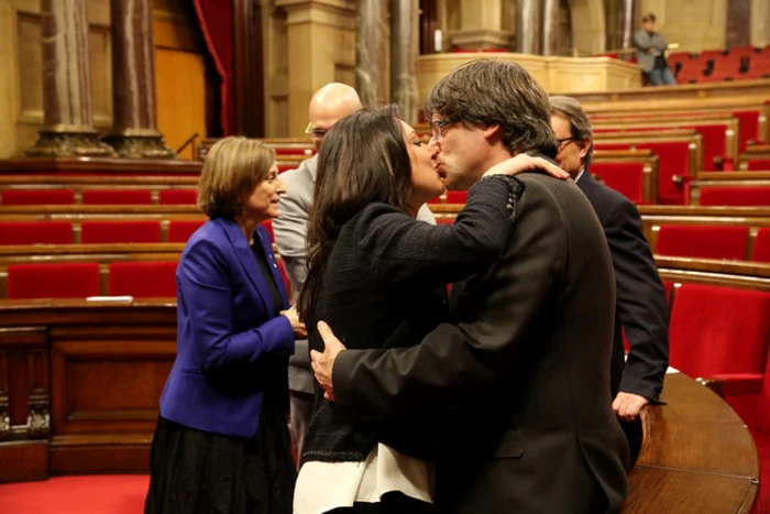 marcela topor si Carles Puigdemont foto el periodico