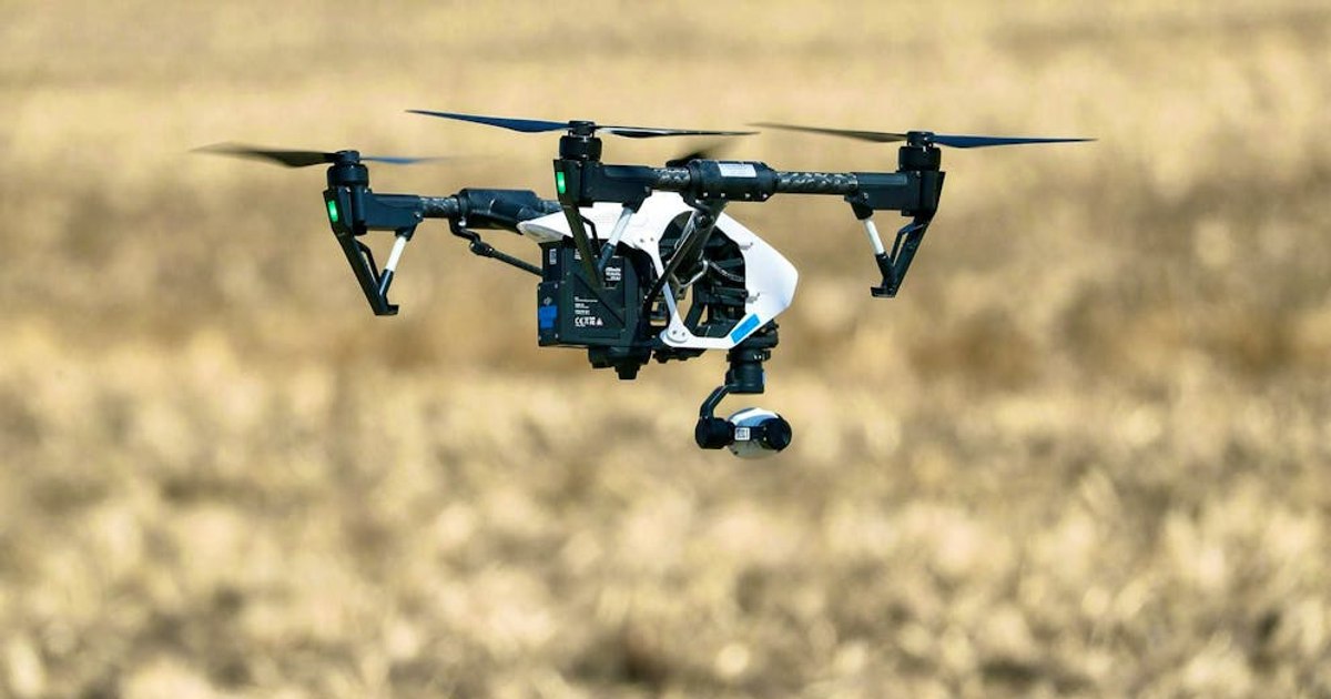 MAI cere românilor să nu ridice drone de 1 Decembrie