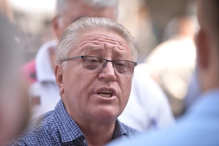 
    Ion Rădoi, liderul de sindicat de la metrou, este artizanul afacerilor din subteran  