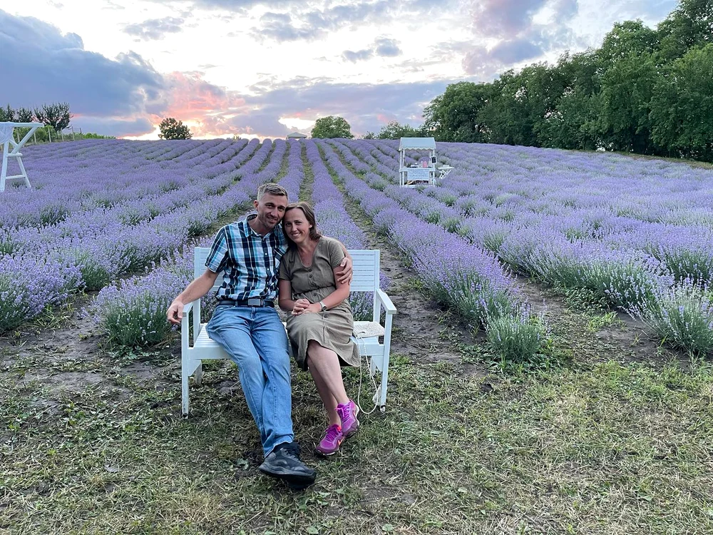 visul câmpului de lavandă, soții Hostiuc, FOTO: Alina Iosif