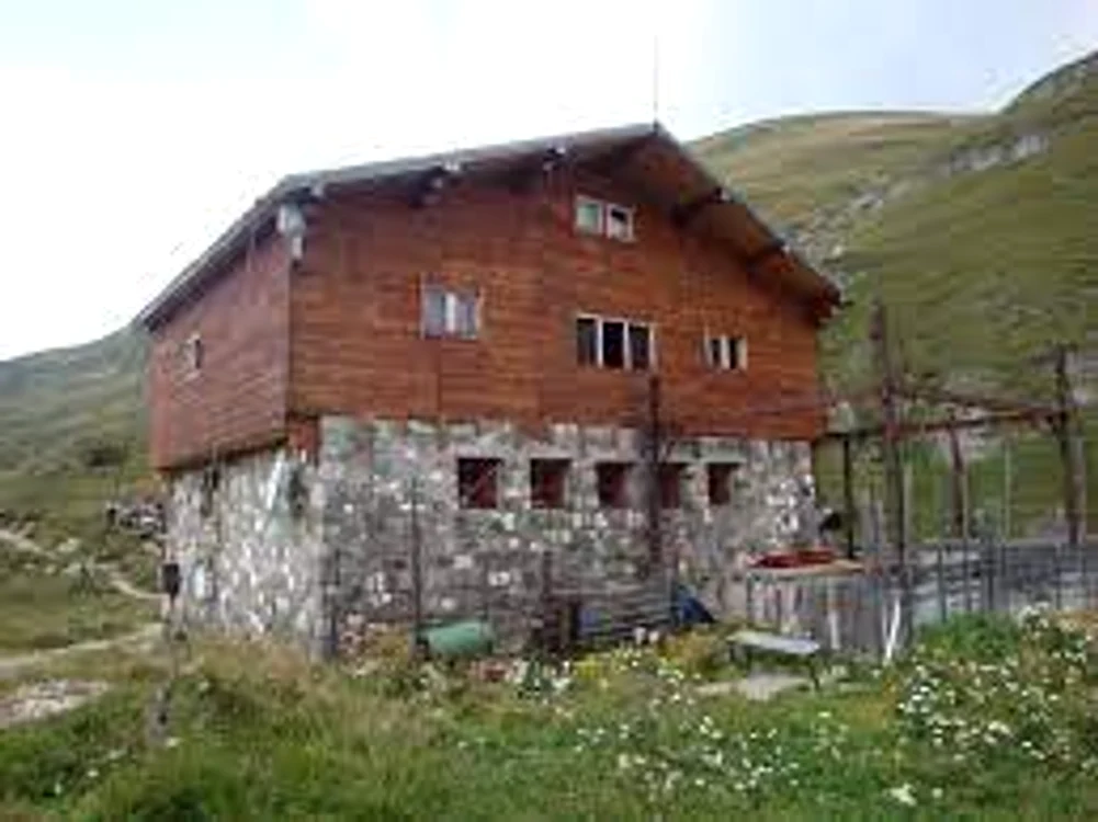 Cabana Caraiman. FOTO Wikipedia