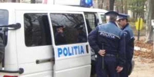Poliţiştii s-au deplasat la faţa locului şi au identificat hoţul (imagine din arhivă)
