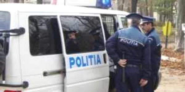 Poliţiştii s-au deplasat la faţa locului şi au identificat hoţul (imagine din arhivă)