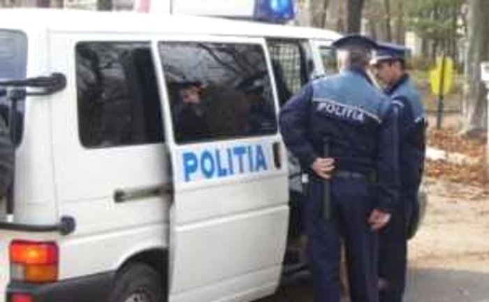 Poliţiştii s-au deplasat la faţa locului şi au identificat hoţul (imagine din arhivă)