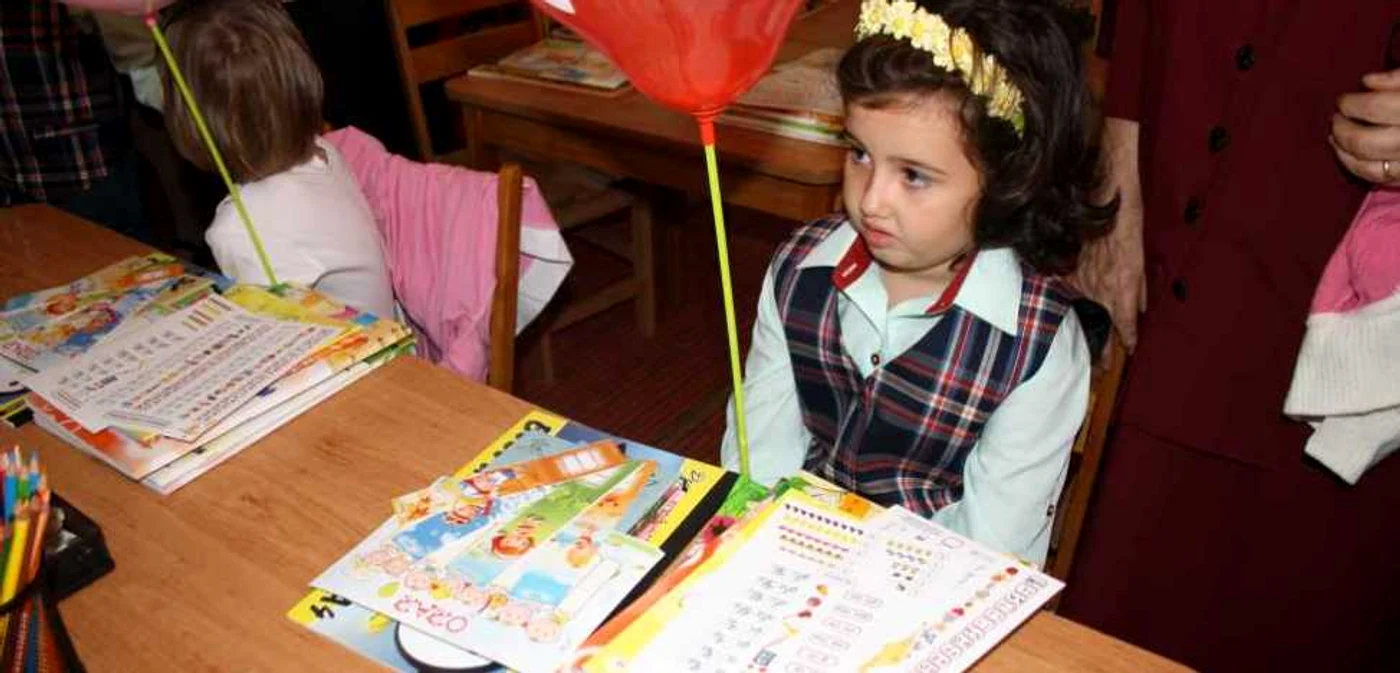 Prichindeii vor învăţa din cărţi şi manuale opţionale cumpărate de părinţi FOTO Sabina Ghiorghe