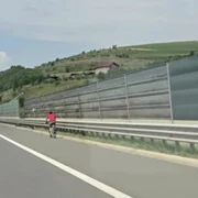 biciclist pe autostrada capturî video StirideCluj jpg