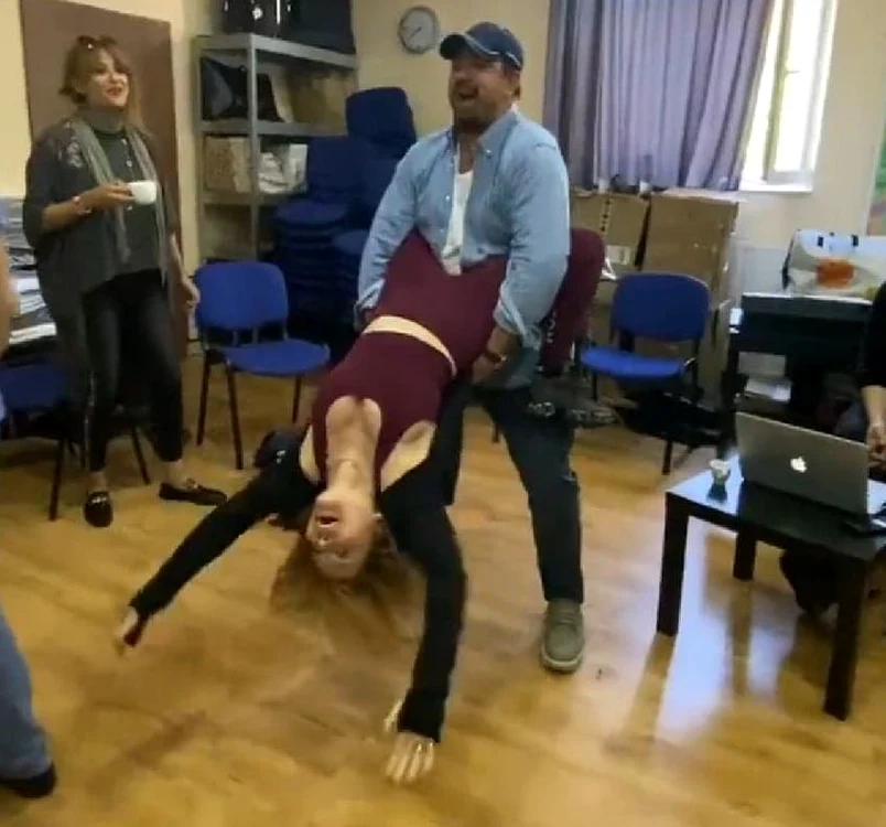 Loredana a sărit pe Horia la repetiții
