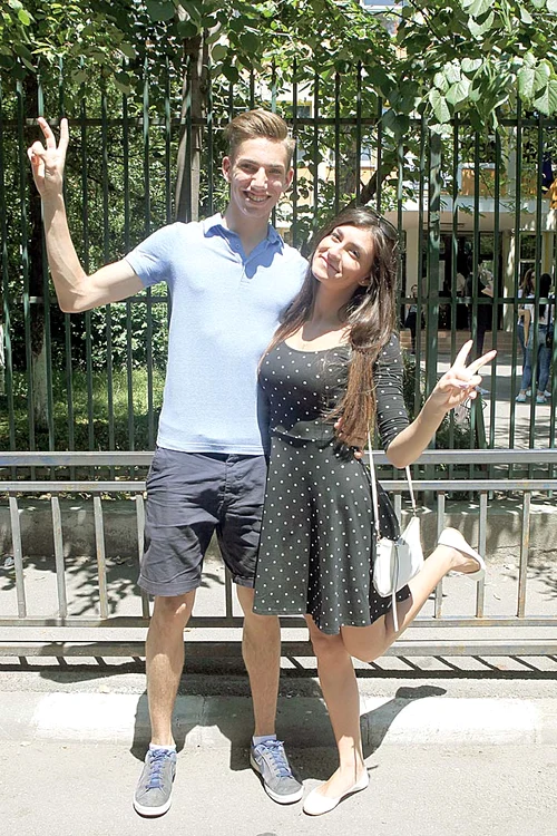 Radu şi Antonia au trecut cu brio de examenul maturităţii