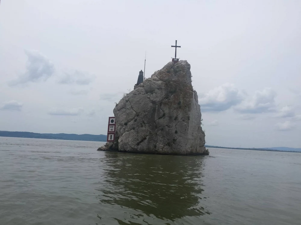 Stânca "Babacaia", atracţie pentru turiştiFoto: "Adevărul"