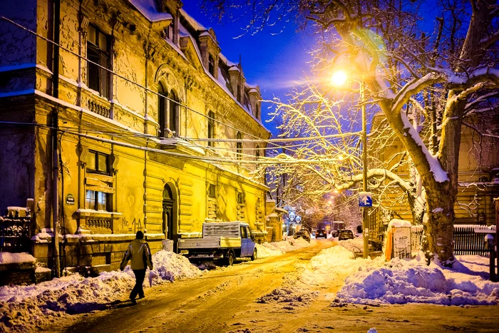 Zăpadă pe străzile din București Foto: bucurestiulmeudrag.ro