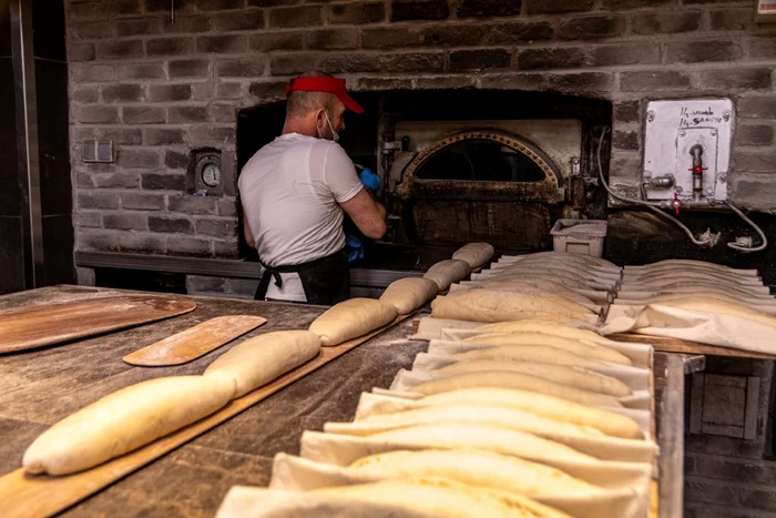 Interiorul unei fabrici de pâine