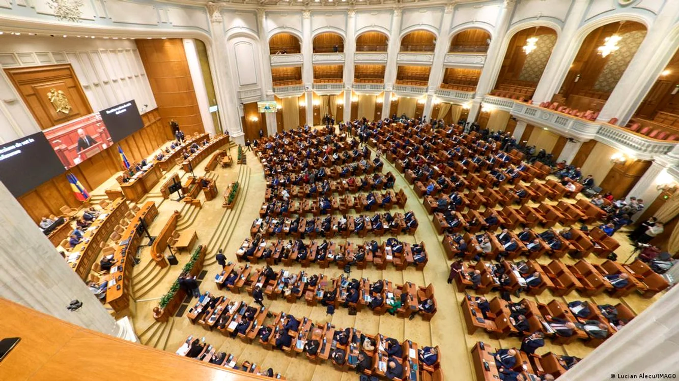 Câți dintre actualii parlamentari ai României ar mai prinde un mandat, în caz de anticipate