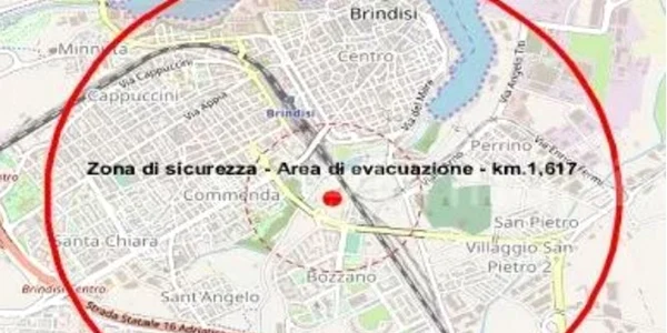 Evacuare la Brindisi pentru dezamorsarea unei bombe FOTO La Stampa