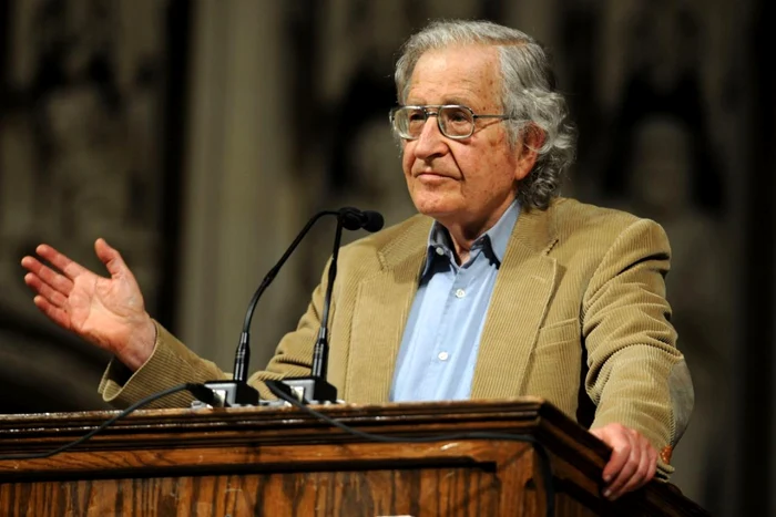 Noam Chomsky este unul dintre cei mai apreciaţi gânditori moderni FOTO: Reuters