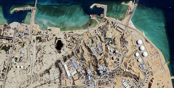 Vedere aeriană a terminalului petrolier Kharg Island FOTO Shutterstock