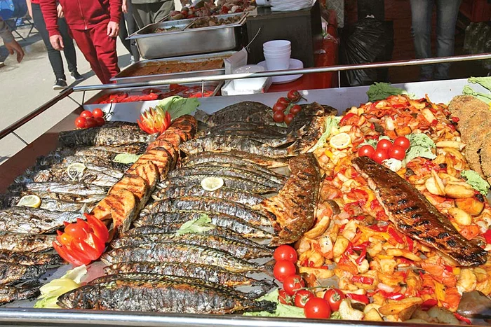 La târg găsiţi mai multe sortimente de peşte