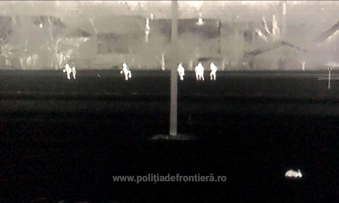 Au fost prinși mergând pe jos FOTO Poliția de Frontieră 